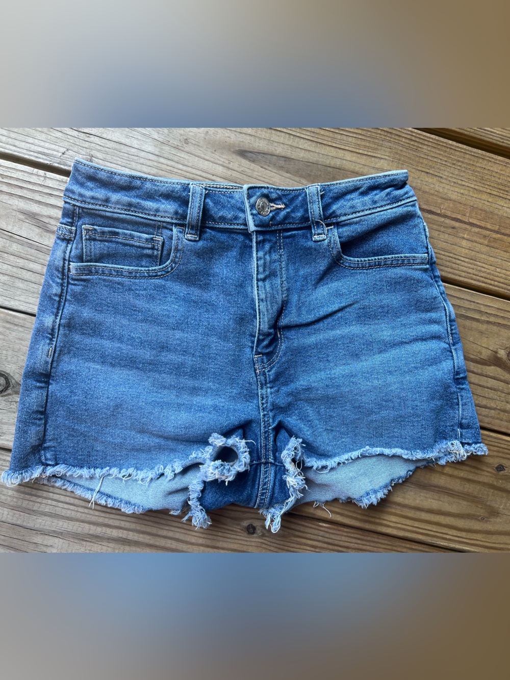 American Eagle Stretch Mom High Rise Jean Shorts Size 4 - Picture 9 of 9